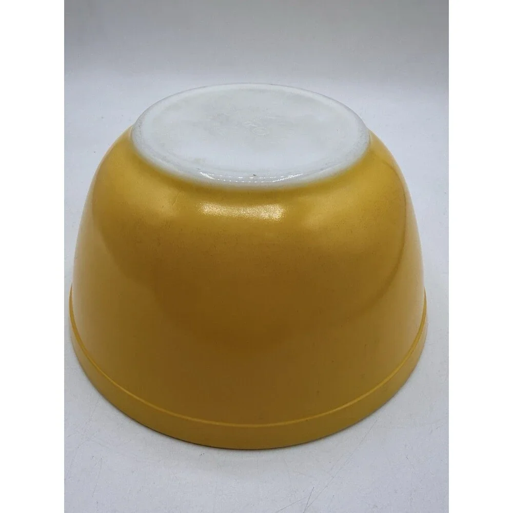 PYREX Yellow 402 1 1/2 1.5 QT Nesting Mixing Bowl Primary Color Made in USA